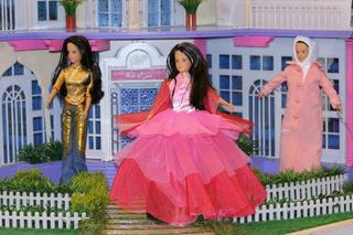 3 belles poup&eacute;es